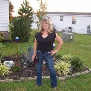 Meet your Posher, Lois